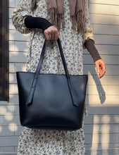Nova Black Bag