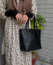 Nova Black Bag